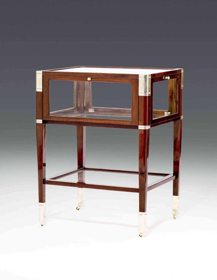 SERVING TROLLEY